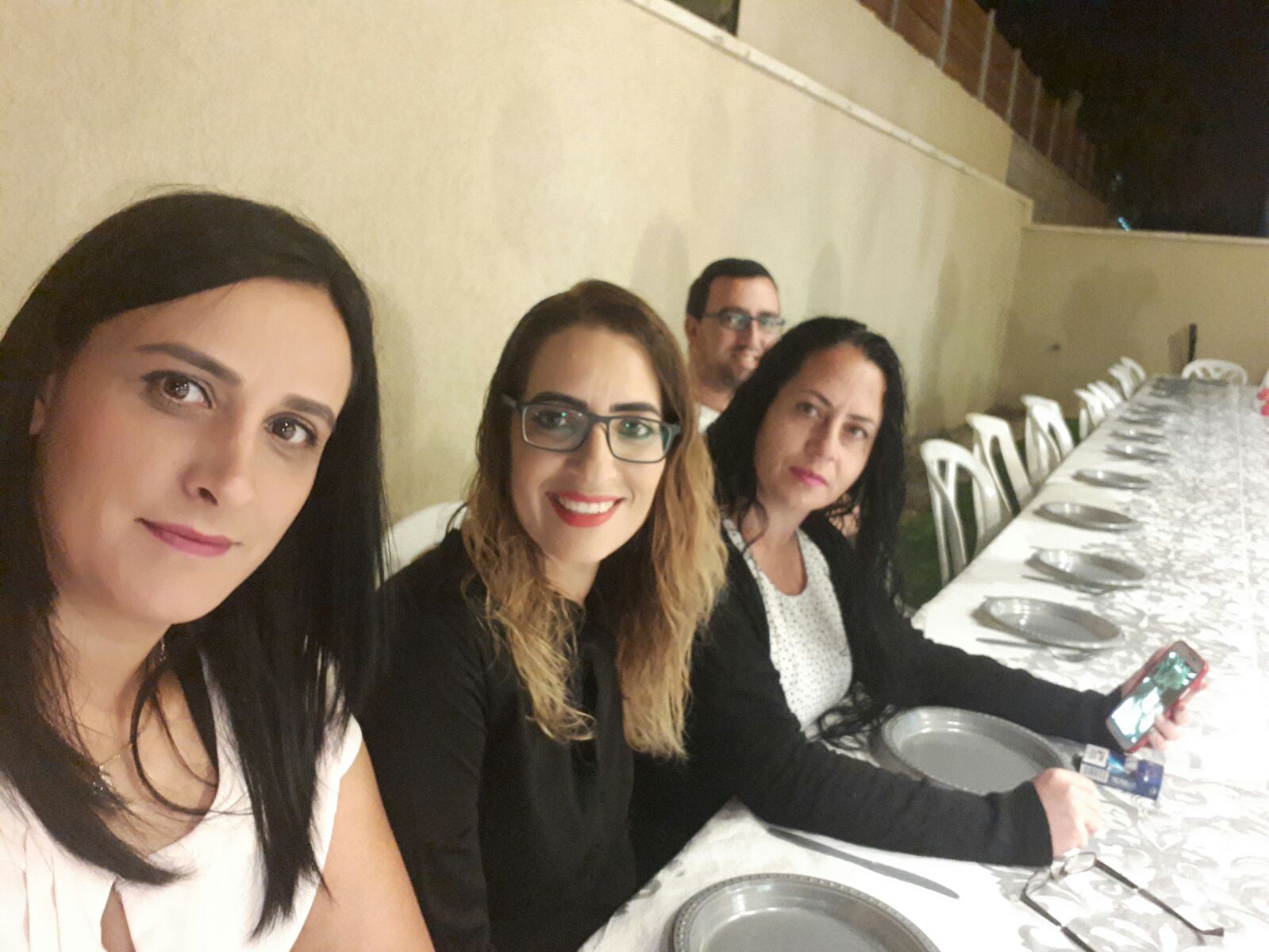 אלינור, יחד עם נלי עיאש ודגנית דהן